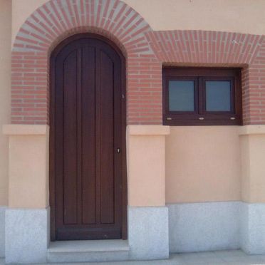 Reval Puertas y Decoración puerta de ezterior